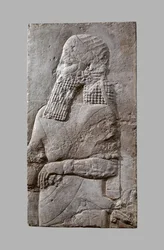 アッシリアの王冠、紀元前704-681年頃（石膏プラスター）